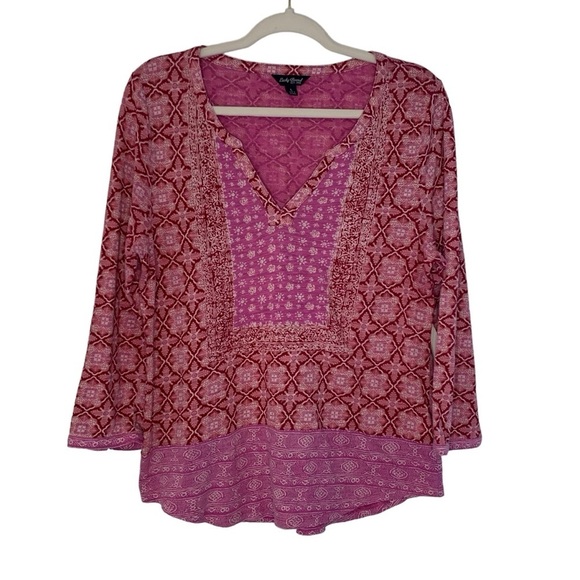 Lucky Brand boho pink, white, & burgundy long sleeve vneck tee w crosses. Size L - Picture 1 of 10